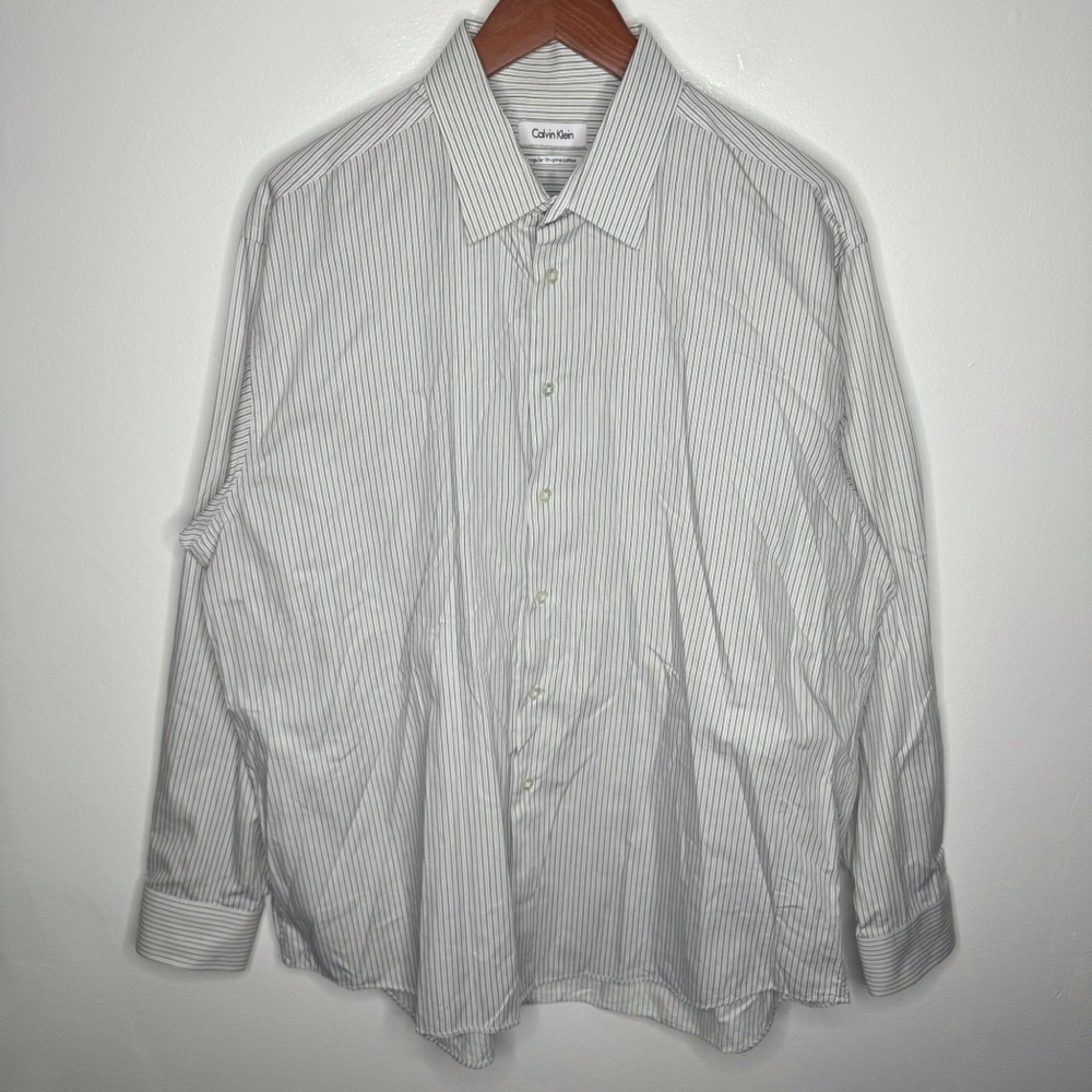 Calvin Klein Regular Fit Pima Cotton Button Down 100% Cotton Size 17 1/2 - 34/35